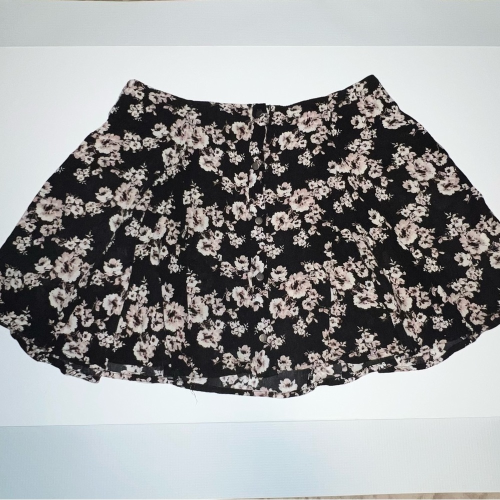 Mini Skirt - Picture 3 of 3